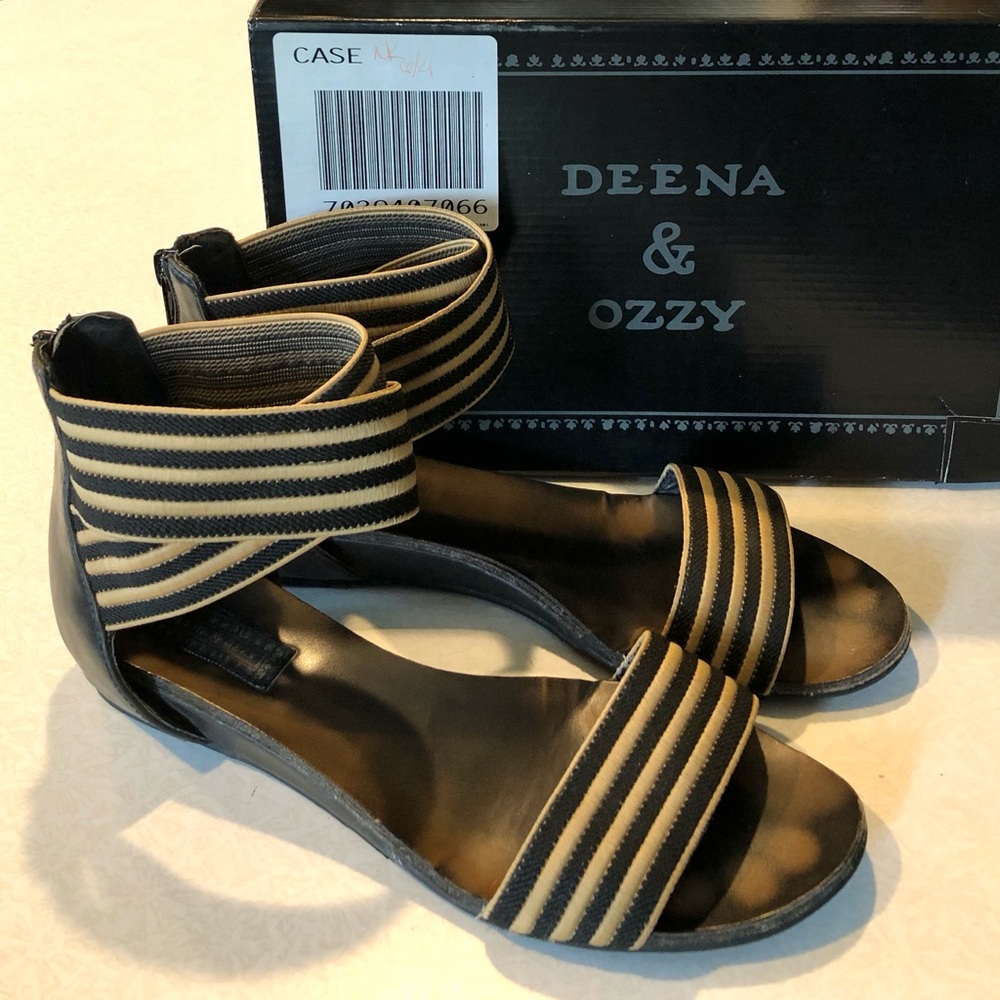 Deena & Ozzy Black & Tan Striped Ankle-Strap Gladiator Sandals Zip Back - 8
